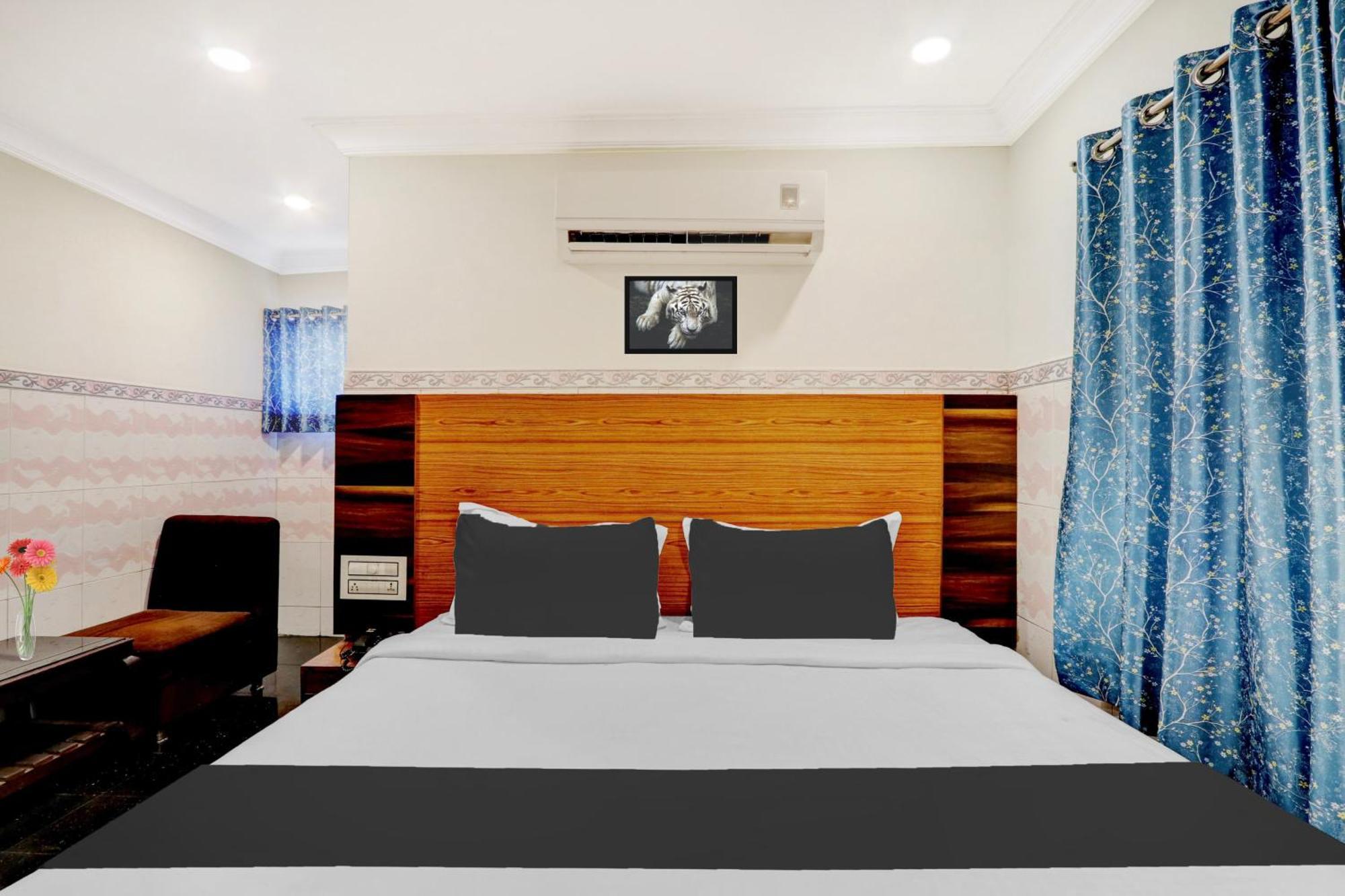 OYO 12680 Hotel Sitara Inn Vijayawāda Exterior foto
