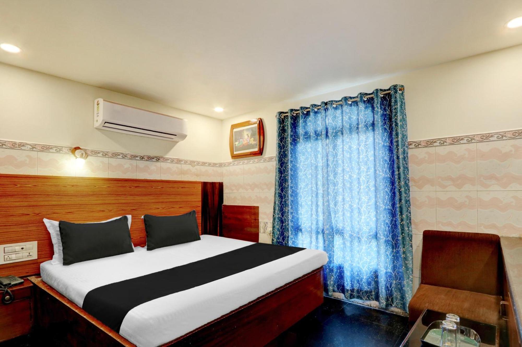 OYO 12680 Hotel Sitara Inn Vijayawāda Exterior foto
