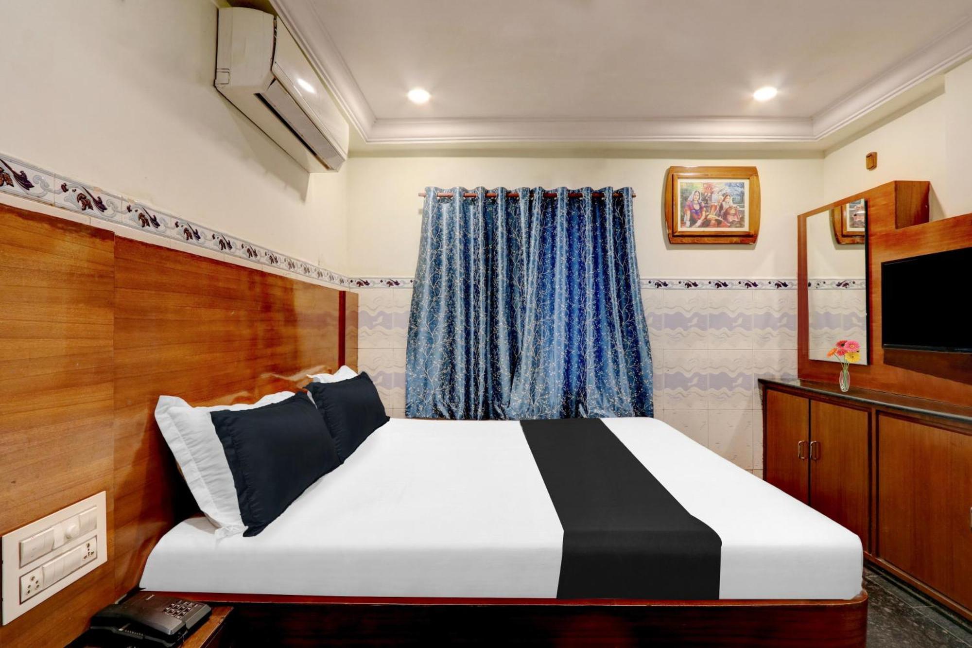 OYO 12680 Hotel Sitara Inn Vijayawāda Exterior foto