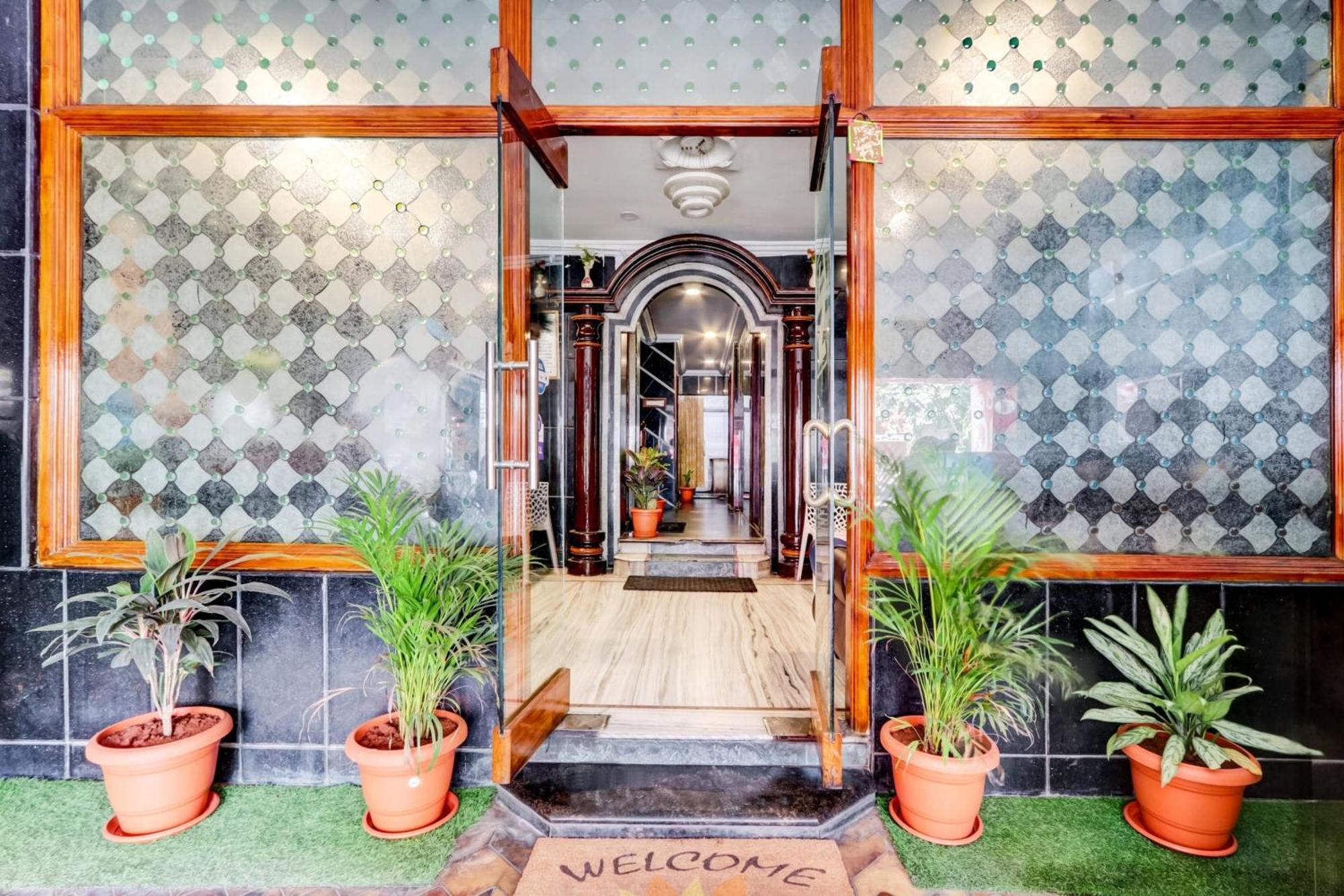 OYO 12680 Hotel Sitara Inn Vijayawāda Exterior foto